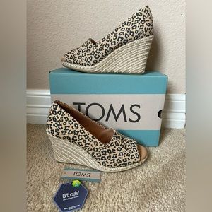 TOMS Wedges/Espadrille Michelle Leopard Print Size 6.5